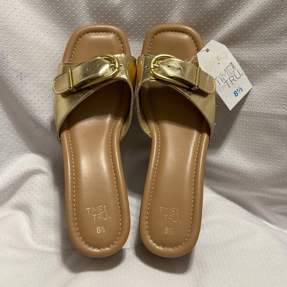 Time and Tru Gold Metallic Platform Shoes Women’s Size 8.5 New‎